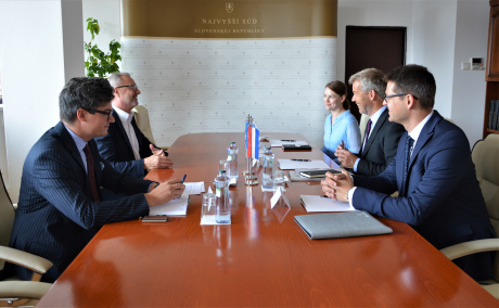 Najvyšší súd aktívne podporí aktivity Holandského kráľovstva v oblasti vzdelávania a justície na Slovensku