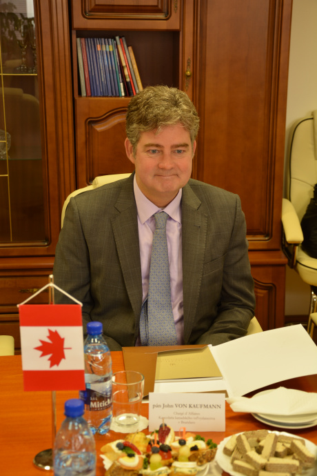 Stretnutie s kanadským Chargé d´affaires
