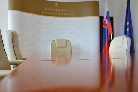 Kancelária Najvyššieho súdu Slovenskej republiky vyhlasuje esejistickú súťaž 