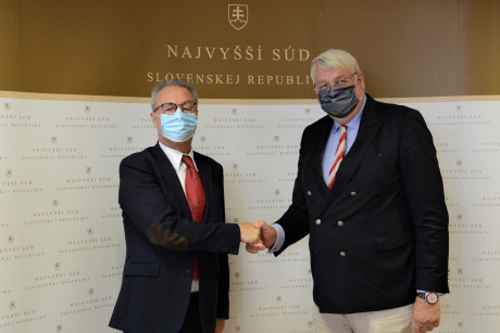 Predseda Najvyššieho súdu Ján Šikuta prijal veľvyslanca Holandského kráľovstva na Slovensku Hendrika-Cornelisa van der Kwasta